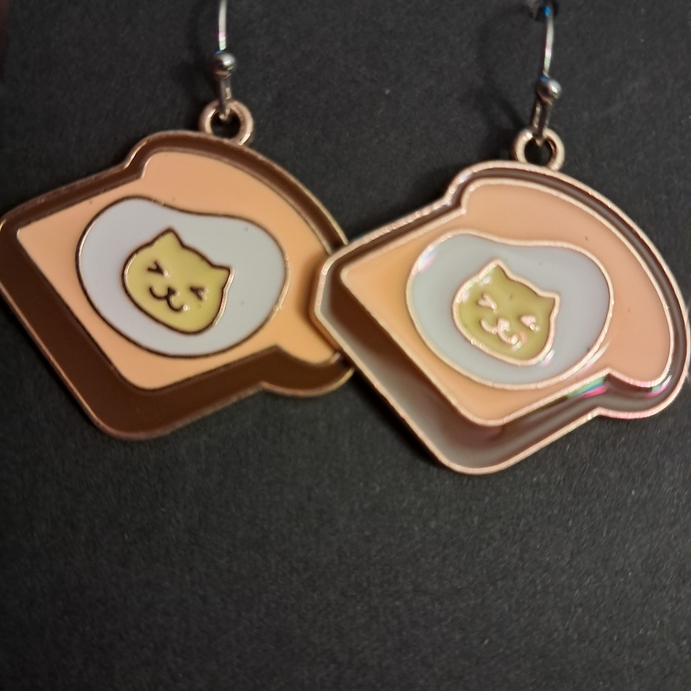 Hand Crafted Cute Cat Bread Earrings NEW - Picture 1 of 2